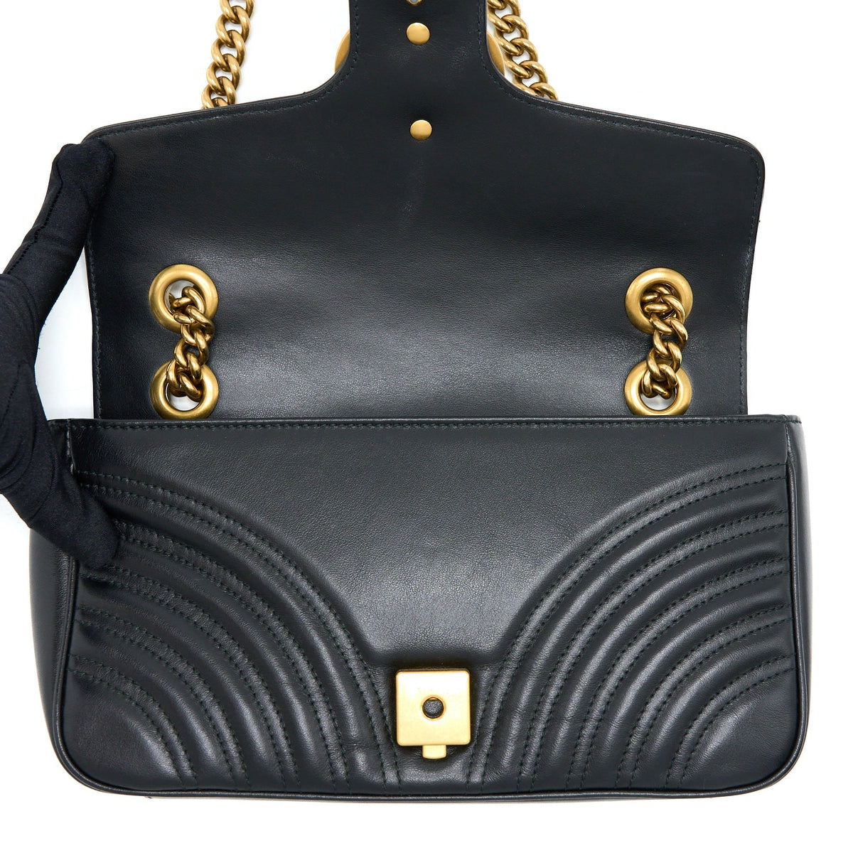 GUCCI GG MARMONT SMALL MATELASSE SHOULDER BAG BLACK GHW