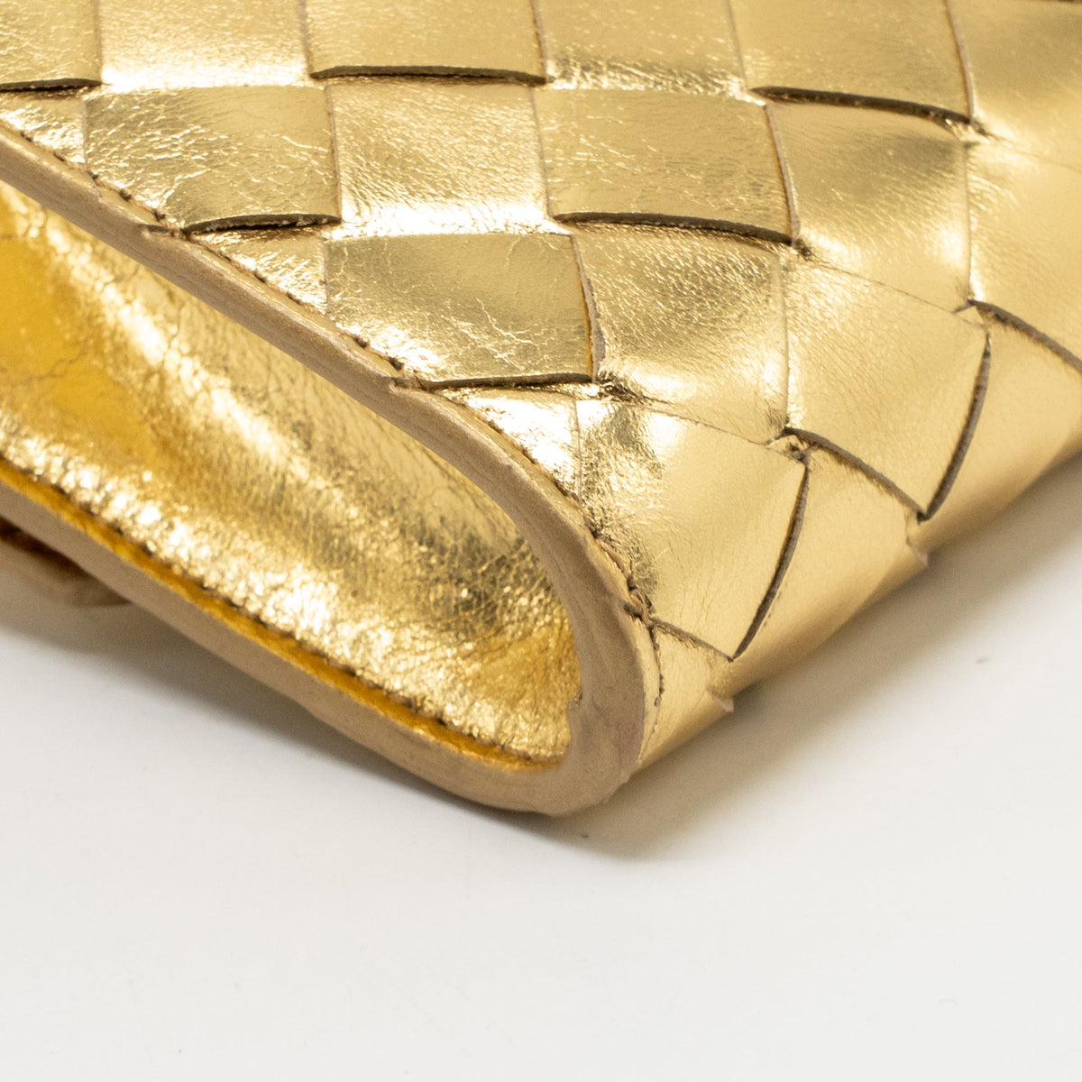 Bottega Veneta Andiamo Clutch Foggy Mirror Effect Intrecciato Leather Gold GHW