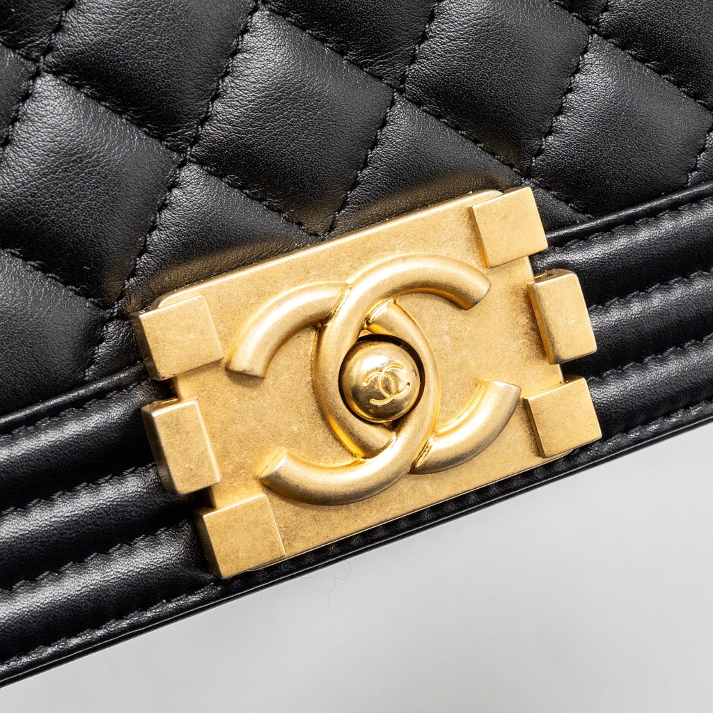 CHANEL MEDIUM BOY BAG SMOOTH CALFSKIN BLACK GHW (MICROCHIP)