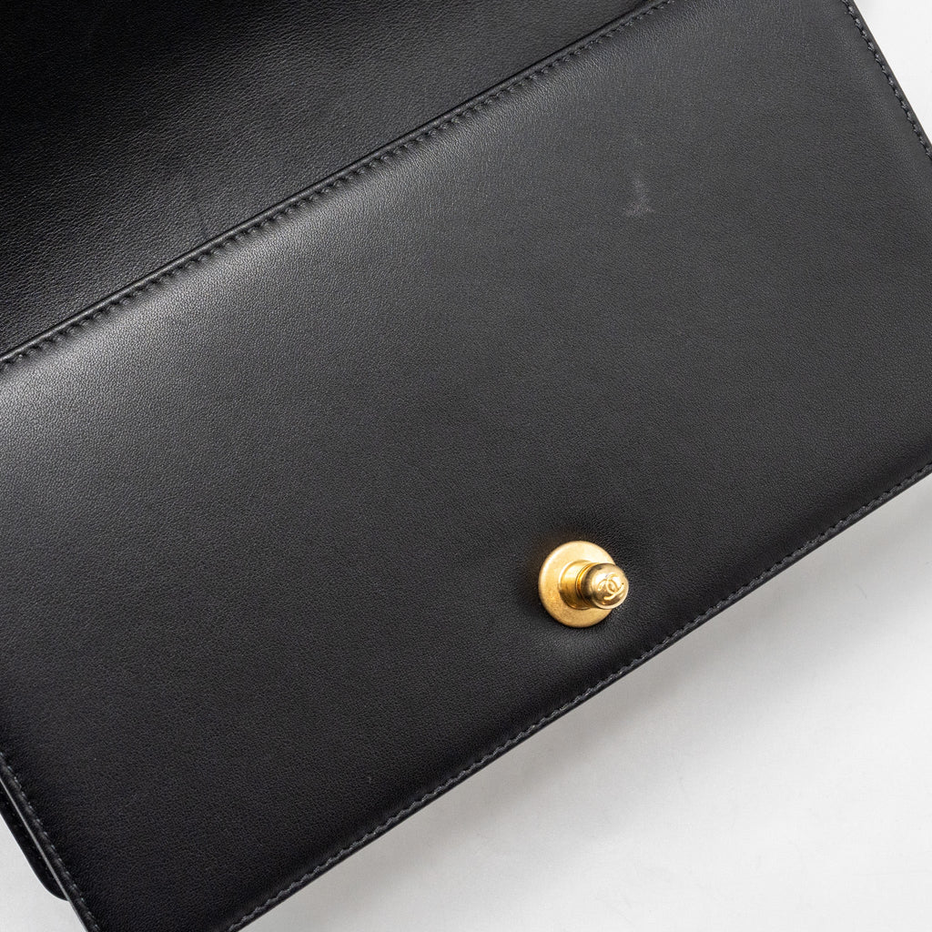 CHANEL MEDIUM BOY BAG SMOOTH CALFSKIN BLACK GHW (MICROCHIP)