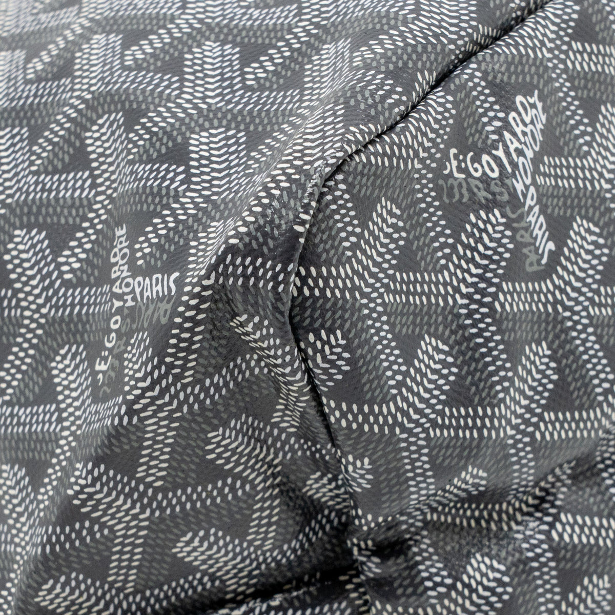 Goyard Hobo Boheme PM Goyard Lucky Clover Goyardine Canvas/Chevroches Calfskin Grey/Light Pink SHW