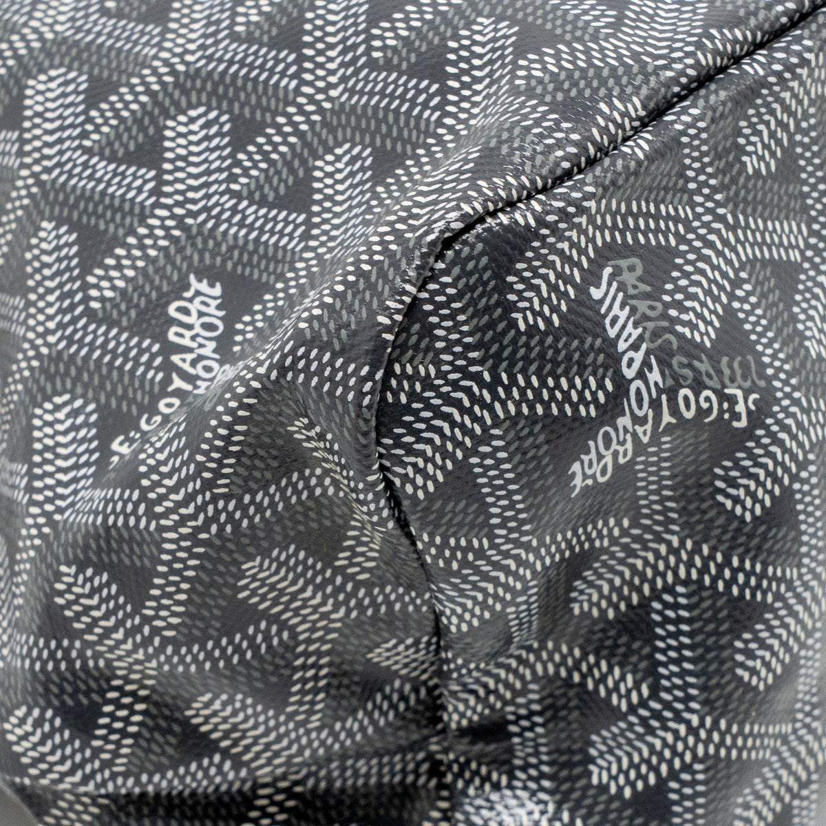 Goyard Hobo Boheme PM Goyard Lucky Clover Goyardine Canvas/Chevroches Calfskin Grey/Light Pink SHW