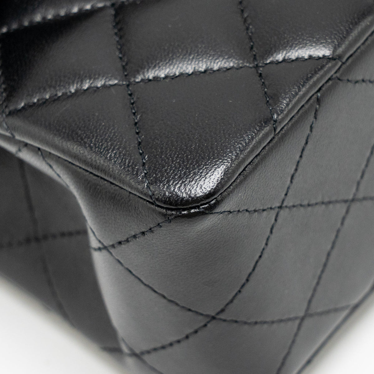 CHANEL SMALL CLASSIC DOUBLE FLAP BAG LAMBSKIN BLACK LGHW (MICROCHIP)