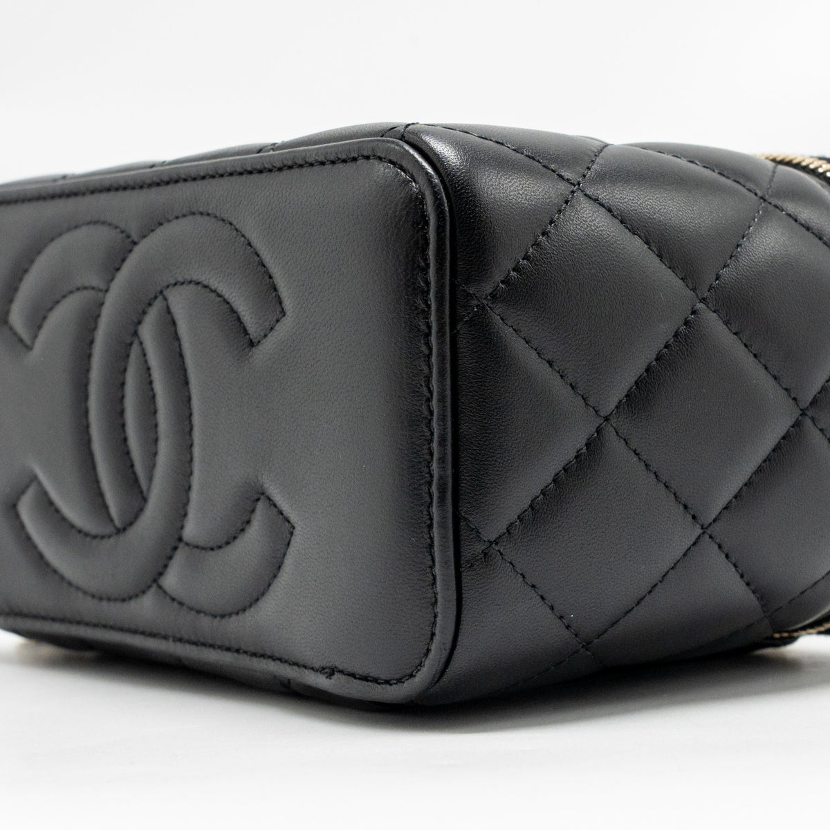 CHANEL PEARL CRUSH LONG VANITY CASE LAMBSKIN BLACK GHW (MICROCHIP)
