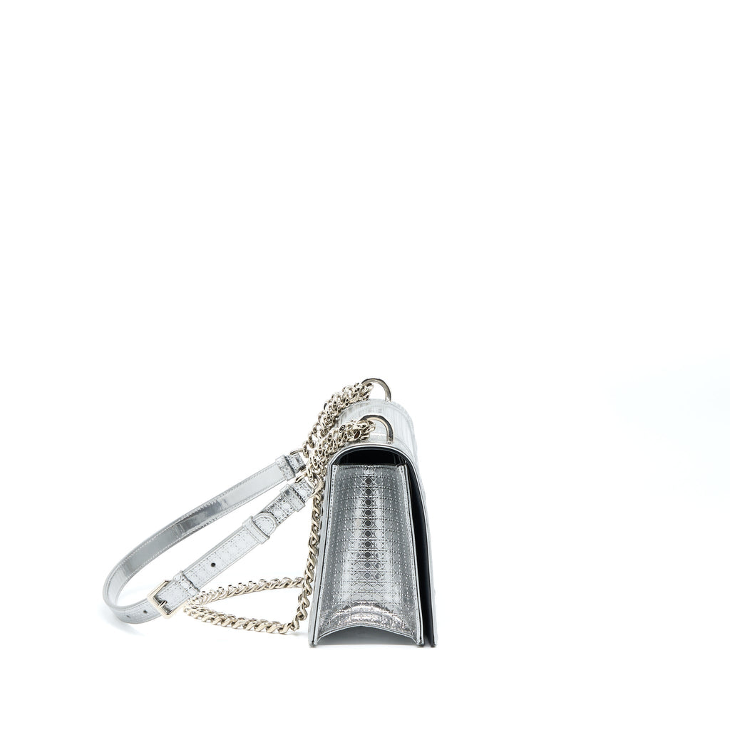 DIOR MEDIUM DIORMA BAG IN METALLIC SILVER SHW