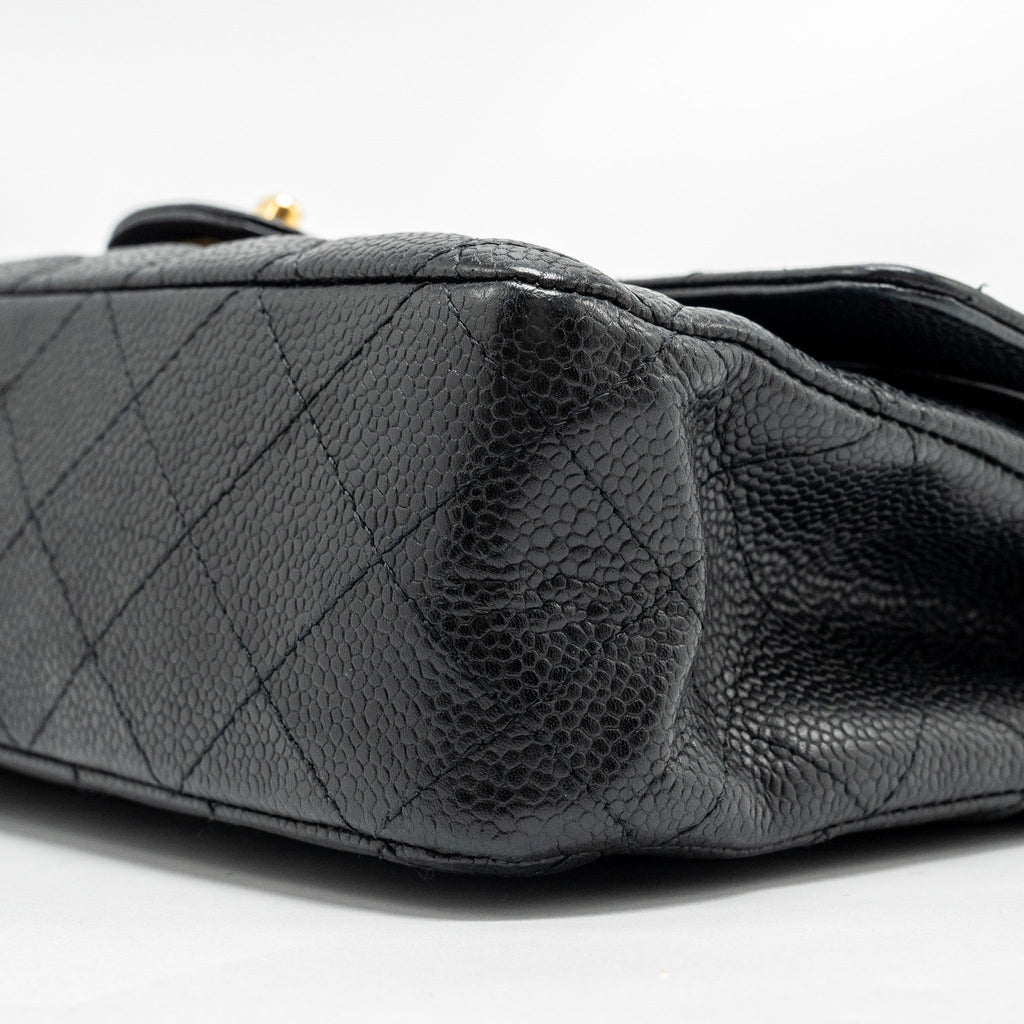 CHANEL MEDIUM CLASSIC DOUBLE FLAP BAG CAVIAR BLACK GHW