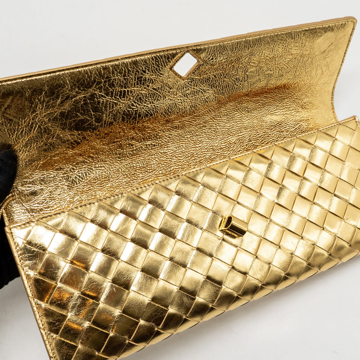 Bottega Veneta Andiamo Clutch Foggy Mirror Effect Intrecciato Leather Gold GHW