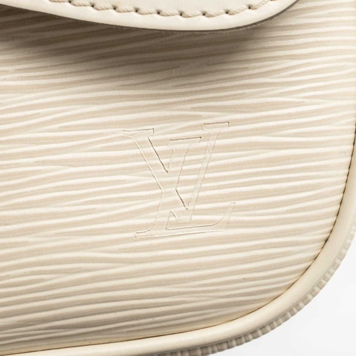 Louis Vuitton Montaigne Pochette EPI Leather Ivory SHW