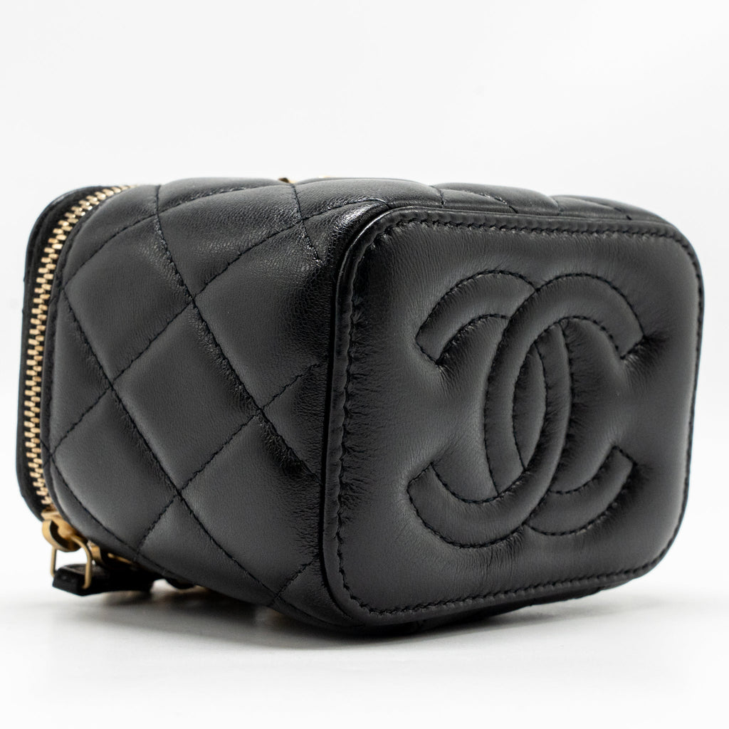 Chanel detail cc logo mini vanity case with chain lambskin black GHW (microchip)