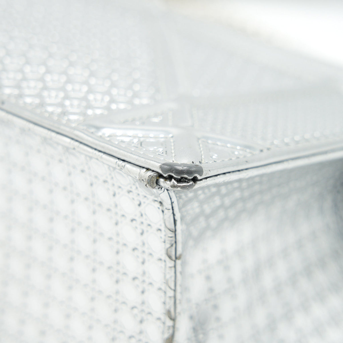 DIOR MEDIUM DIORMA METALLIC SILVER WITH SHW