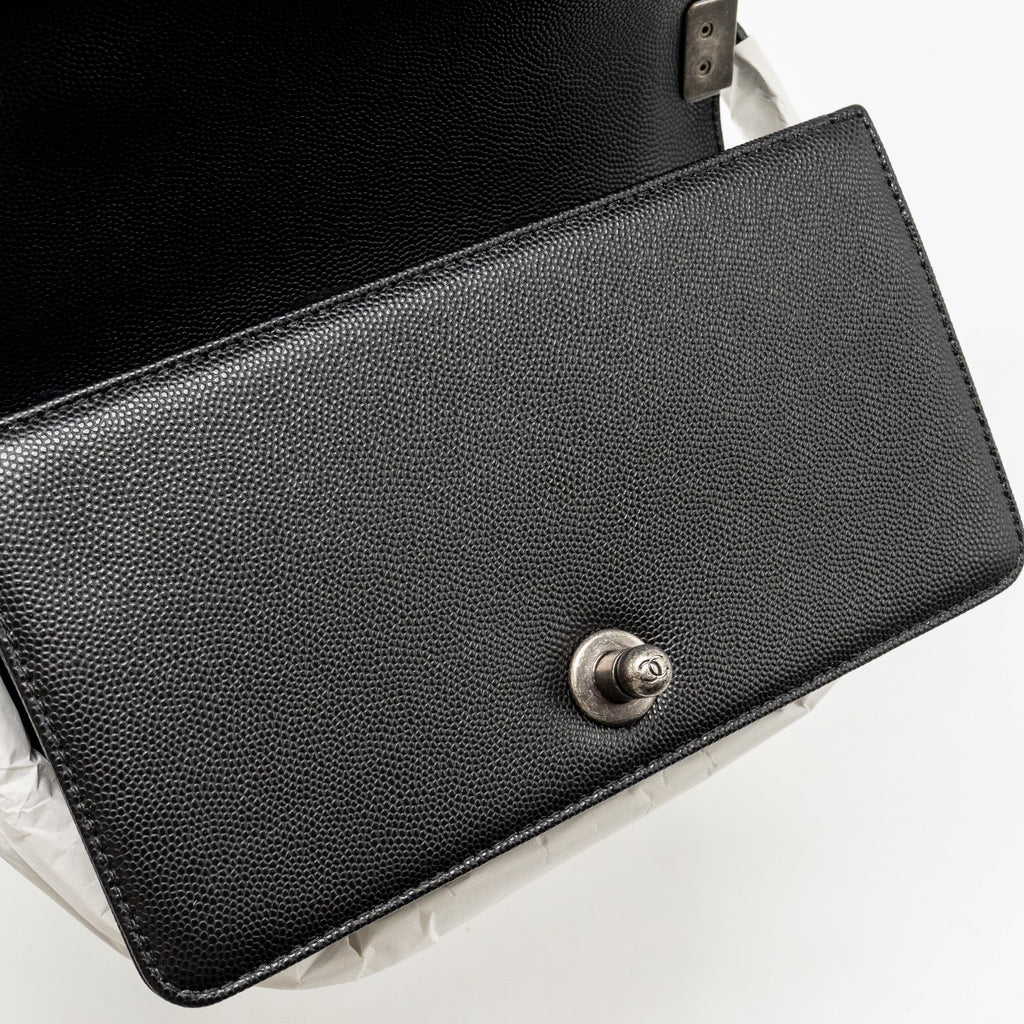 CHANEL SMALL BOY BAG CAVIAR BLACK RUTHENIUM SHW (MICROCHIP)