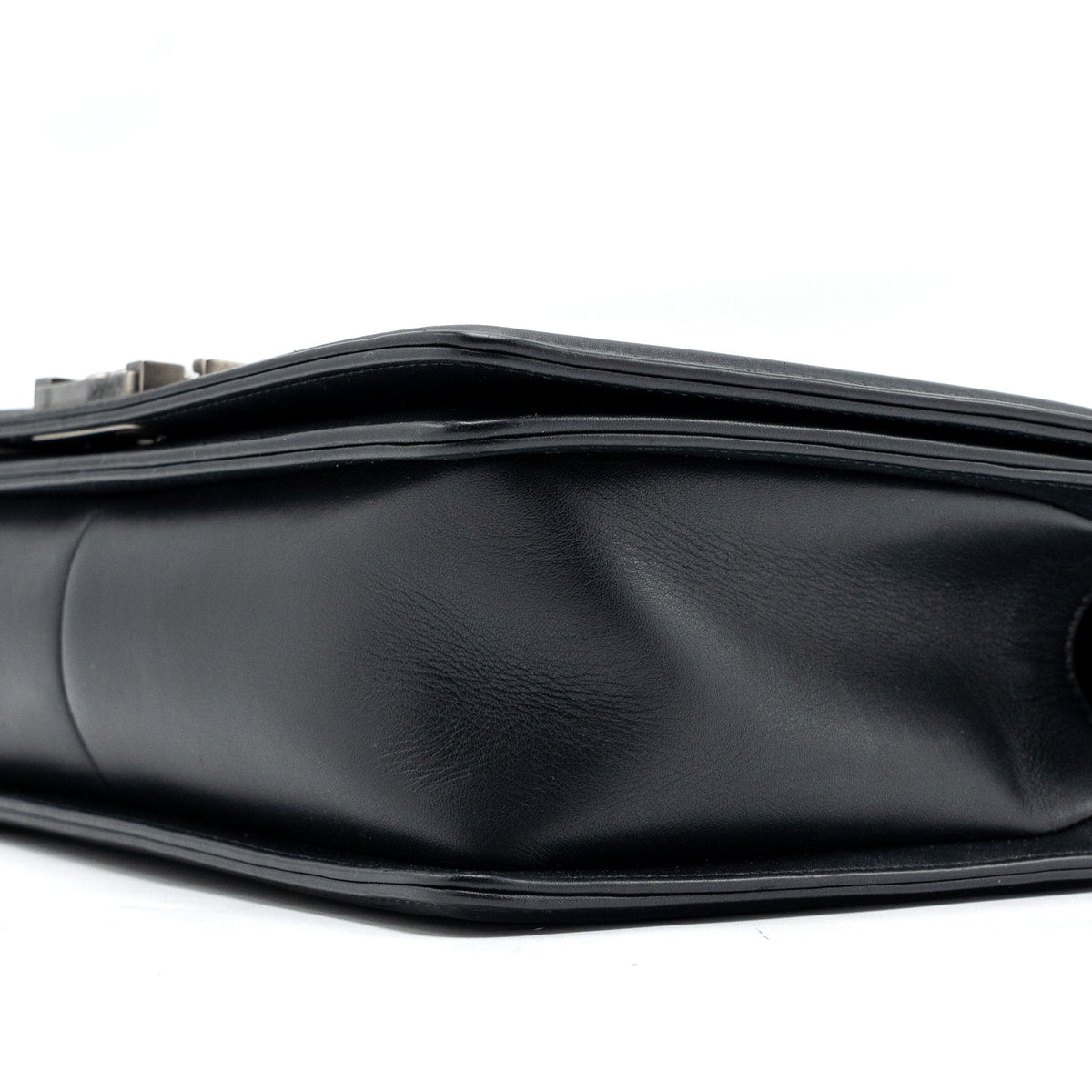 CHANEL NEW MEDIUM BOY BAG SMOOTH CALFSKIN BLACK RUTHENIUM HARDWARE
