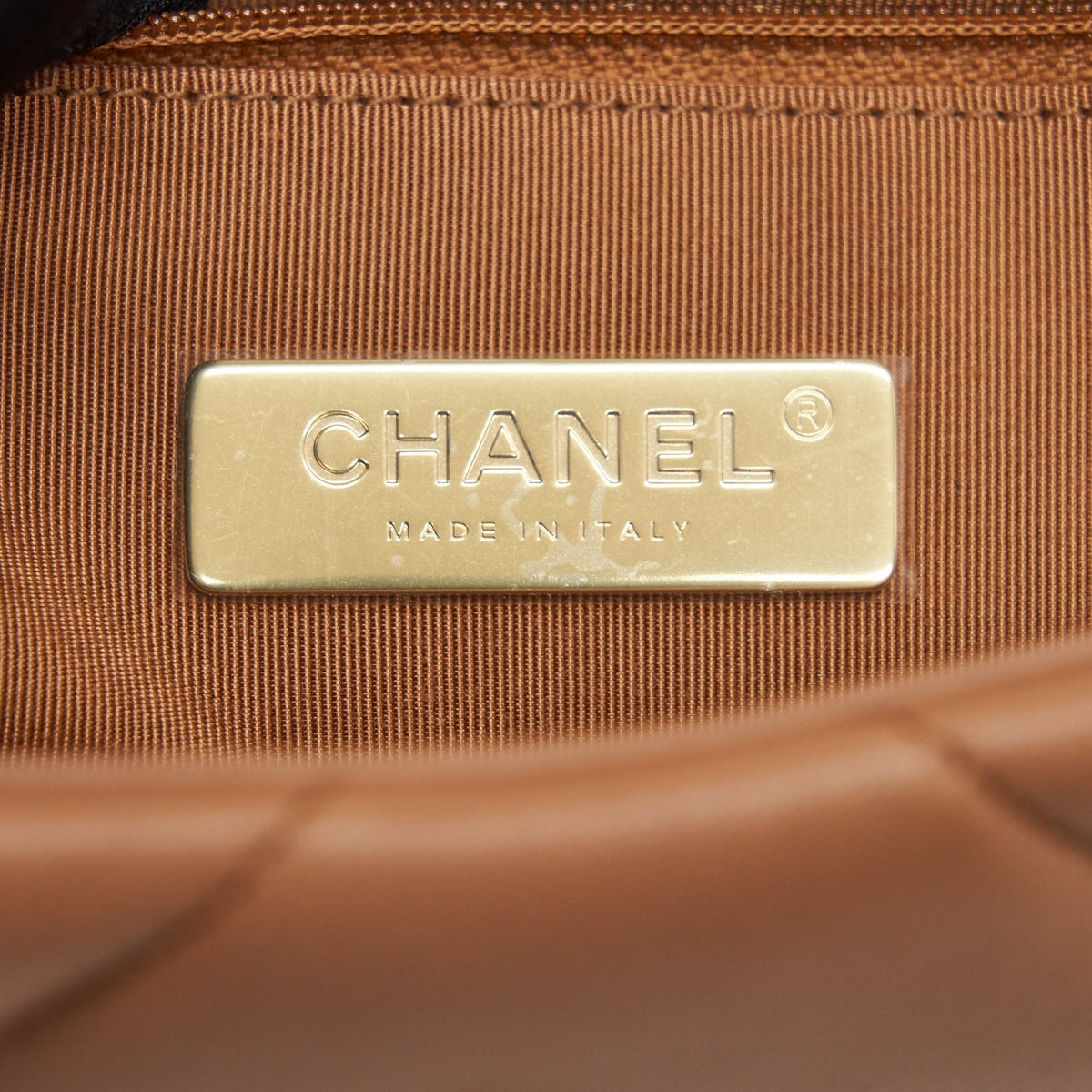 CHANEL 21P CARAMEL SMALL 19 FLAP BAG GHW