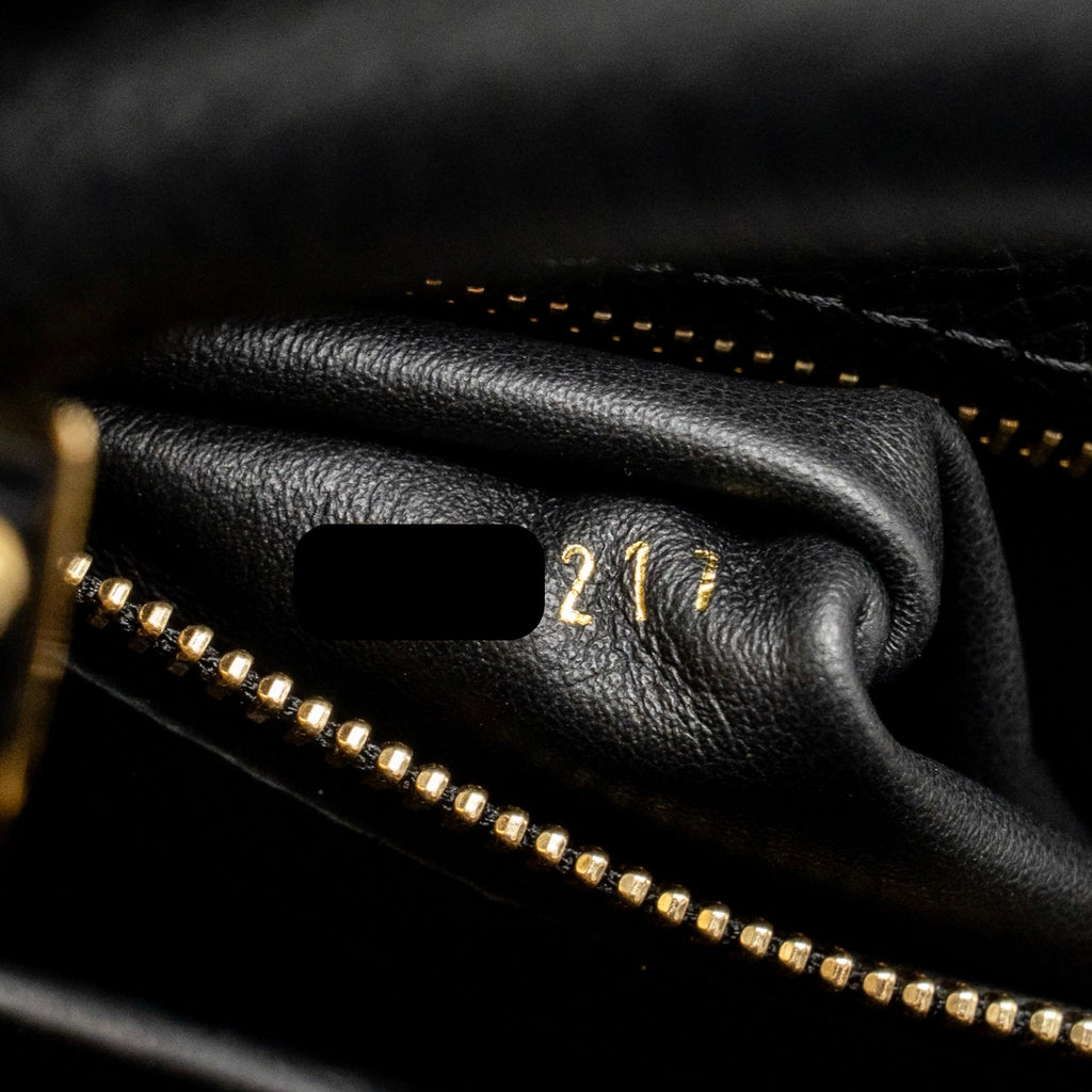 LOUIS VUITTON CAPUCINES MM TAURILLON LEATHER BLACK GHW