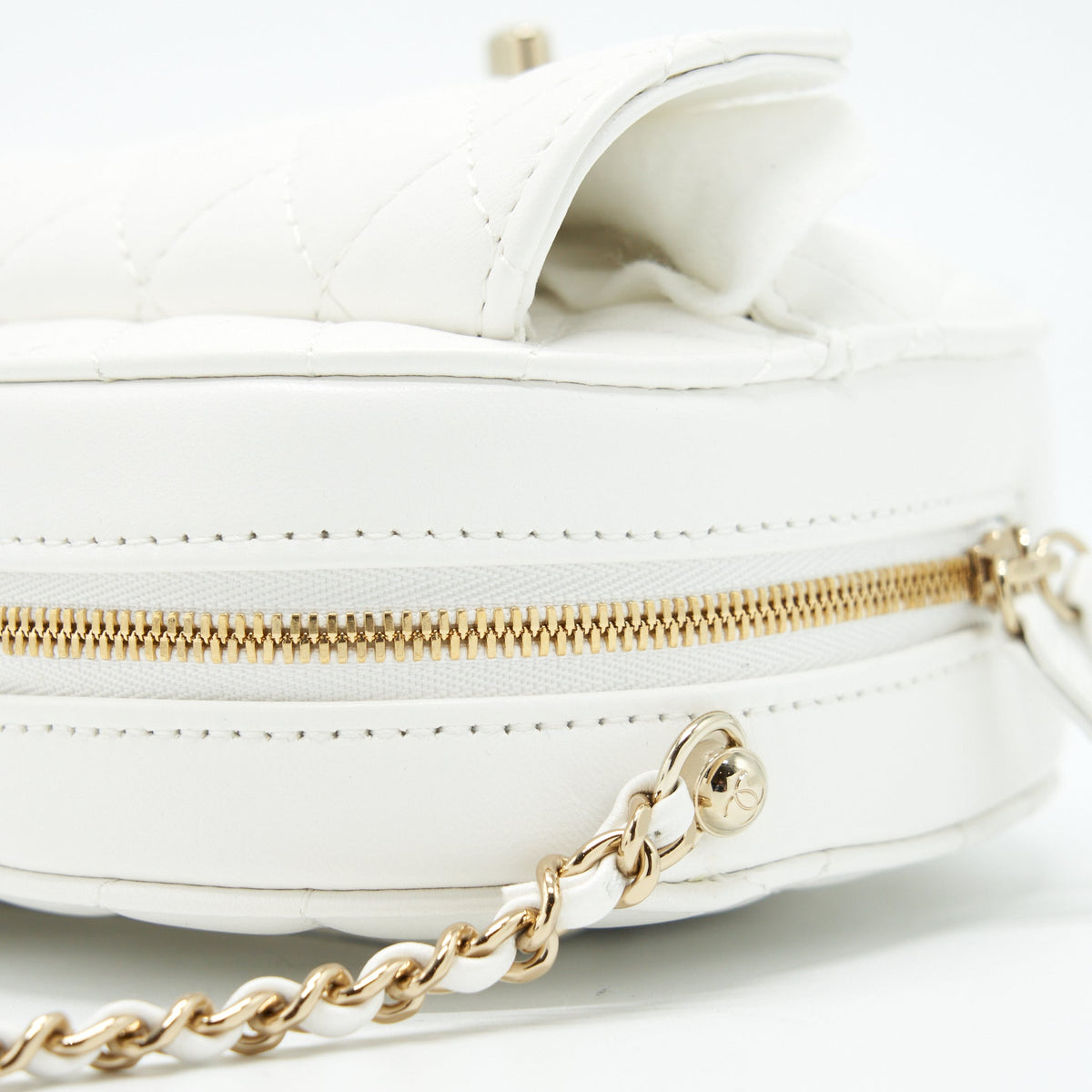 CHANEL 22S HEART BAG LAMBSKIN WHITE LGHW (MICROCHIP)