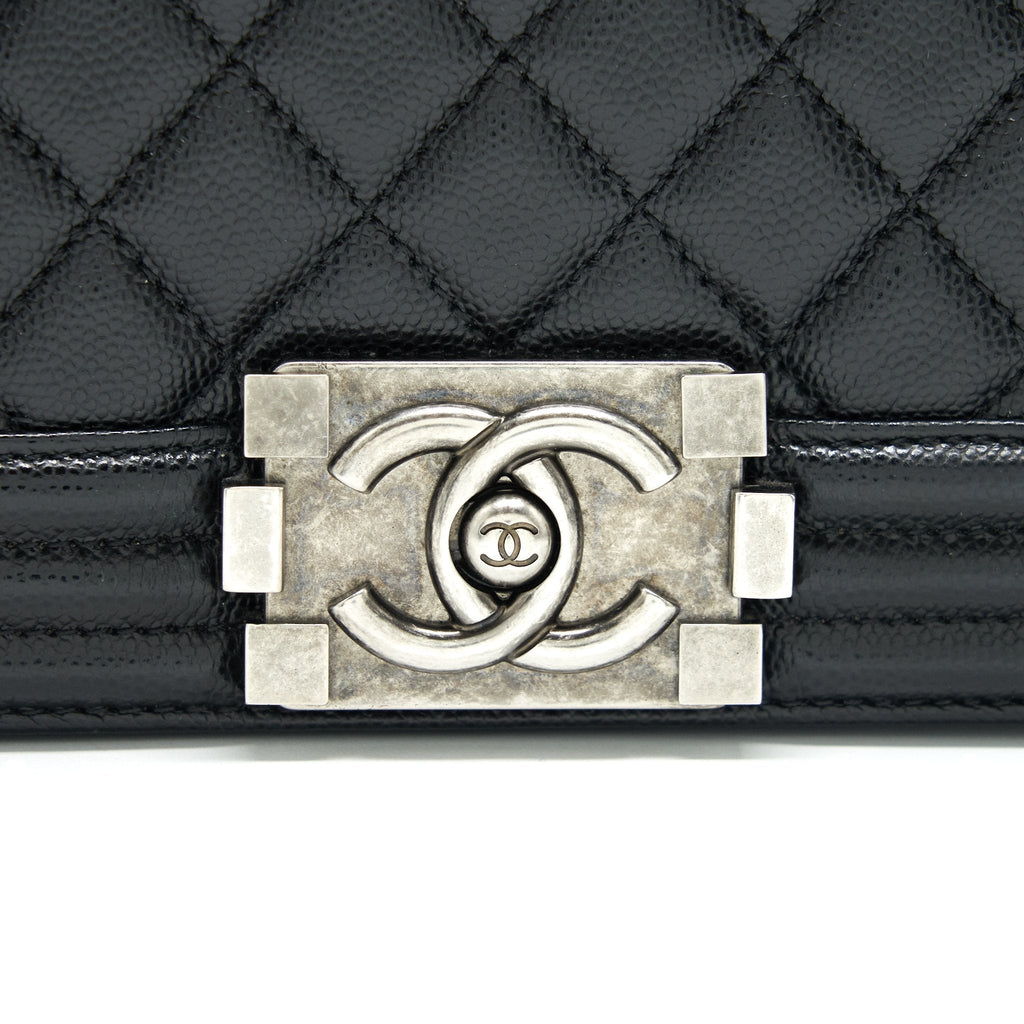 CHANEL MEDIUM BOY CHANEL BAG CAVIAR BLACK RUTHENIUM HARDWARE