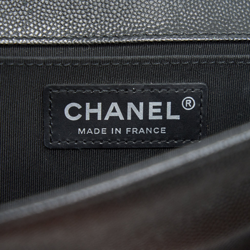CHANEL MEDIUM BOY CHANEL HANDBAG CAVIAR BLACK SHW