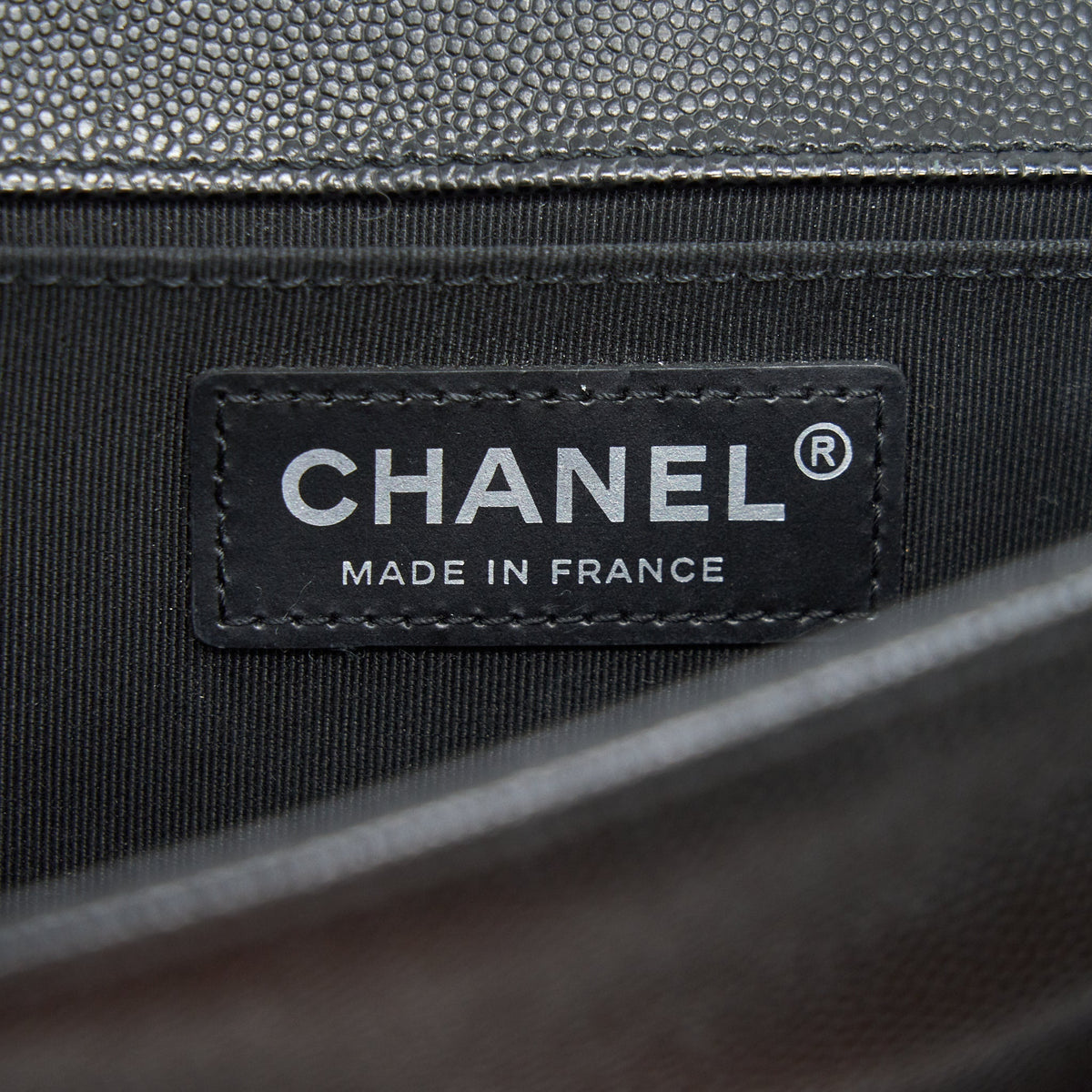 CHANEL MEDIUM BOY CHANEL HANDBAG CAVIAR BLACK SHW