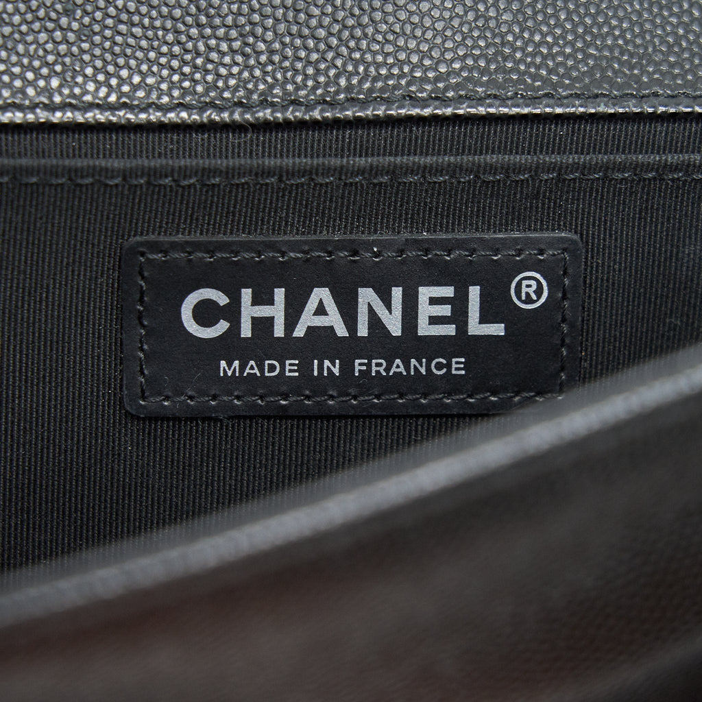 CHANEL MEDIUM BOY CHANEL BAG CAVIAR BLACK RUTHENIUM HARDWARE