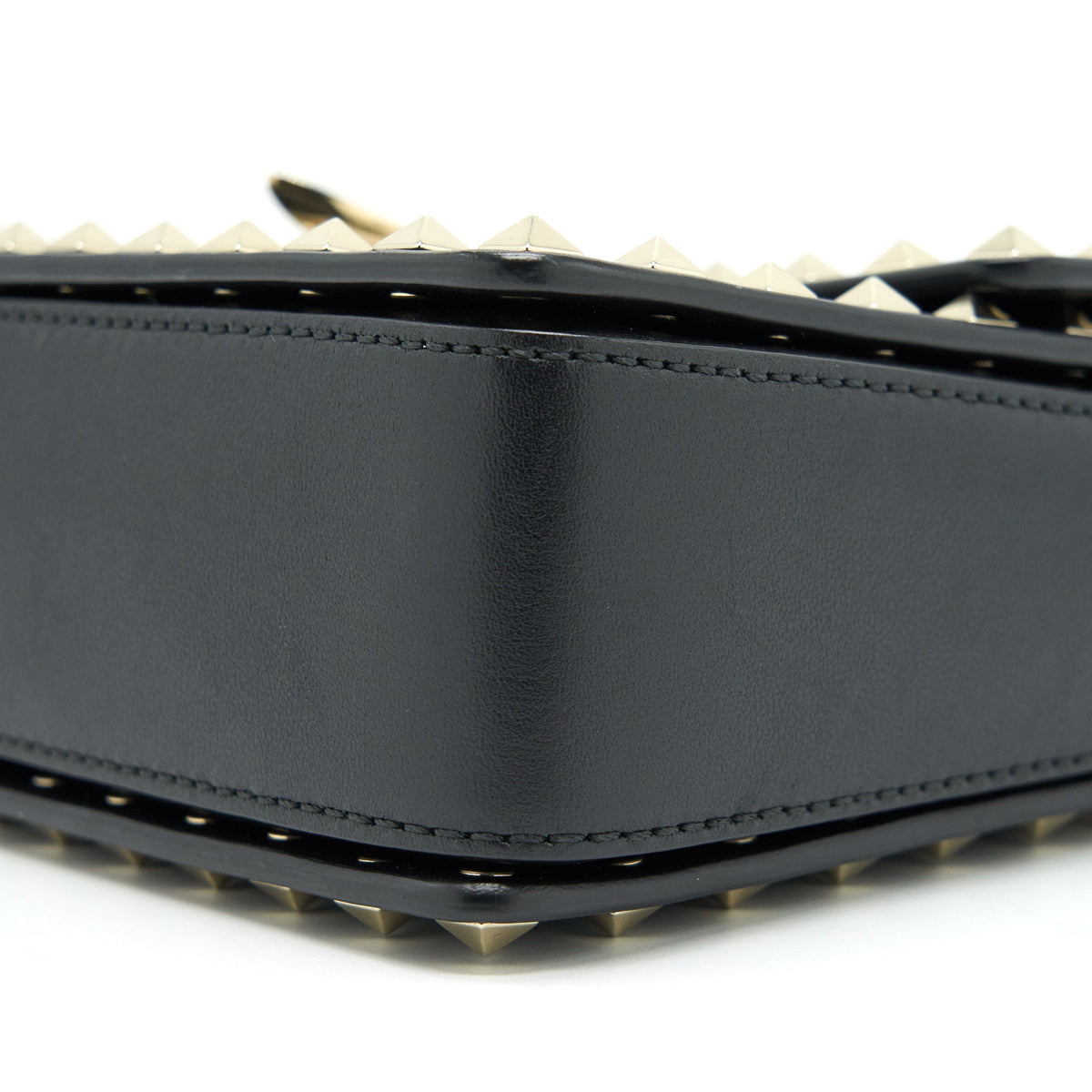 VALENTINO SMALL ROCKSTUD CROSSBODY BAG WITH CHAIN IN BLACK