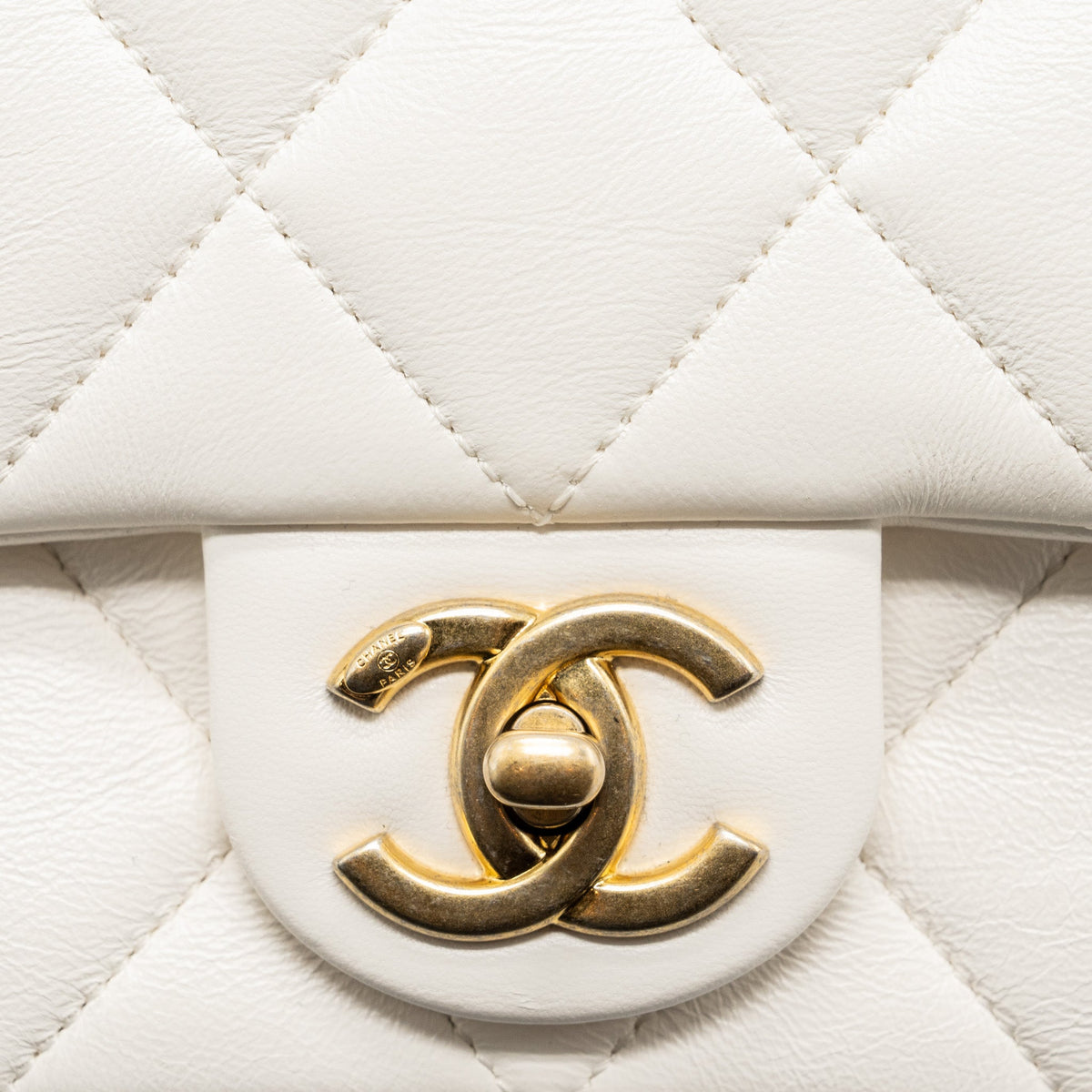 CHANEL 22S GIANT CHAIN FLAP SHOULDER BAG LAMBSKIN WHITE BRUSHED GHW (MICROCHIP)