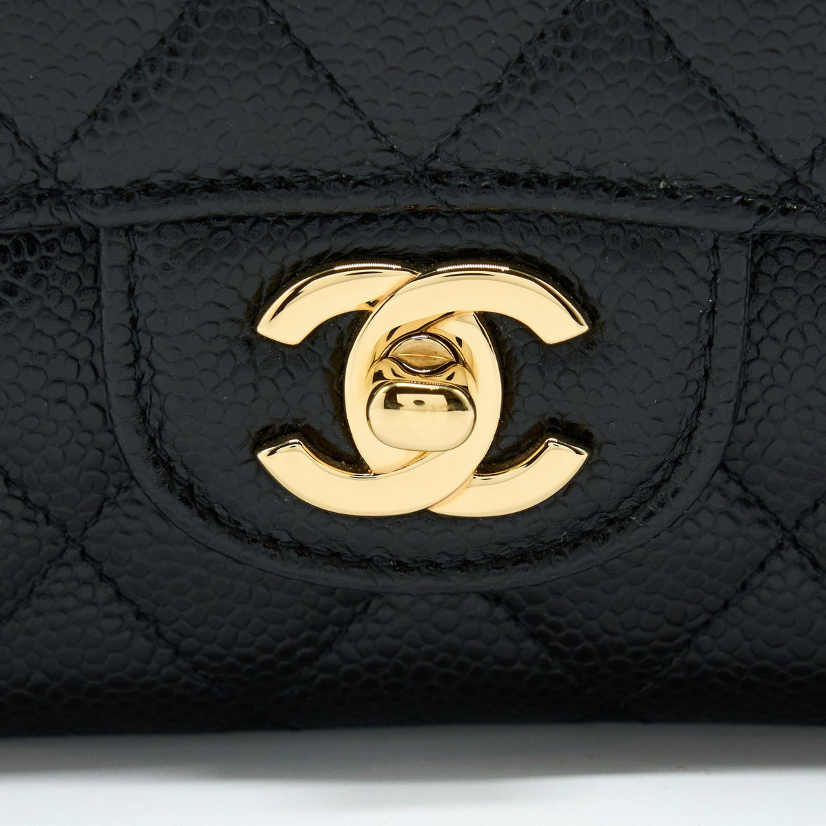CHANEL MEDIUM CLASSIC FLAP BAG CAVIAR BLACK GHW