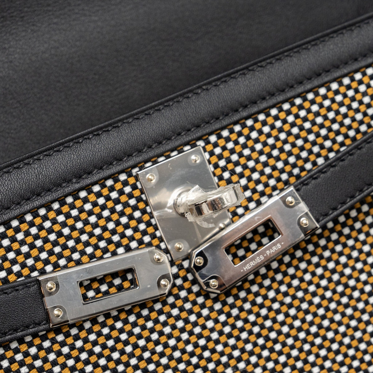 Hermes Kelly 25 sellier Toile Quadrille /swift black-blanc-desert / black SHW