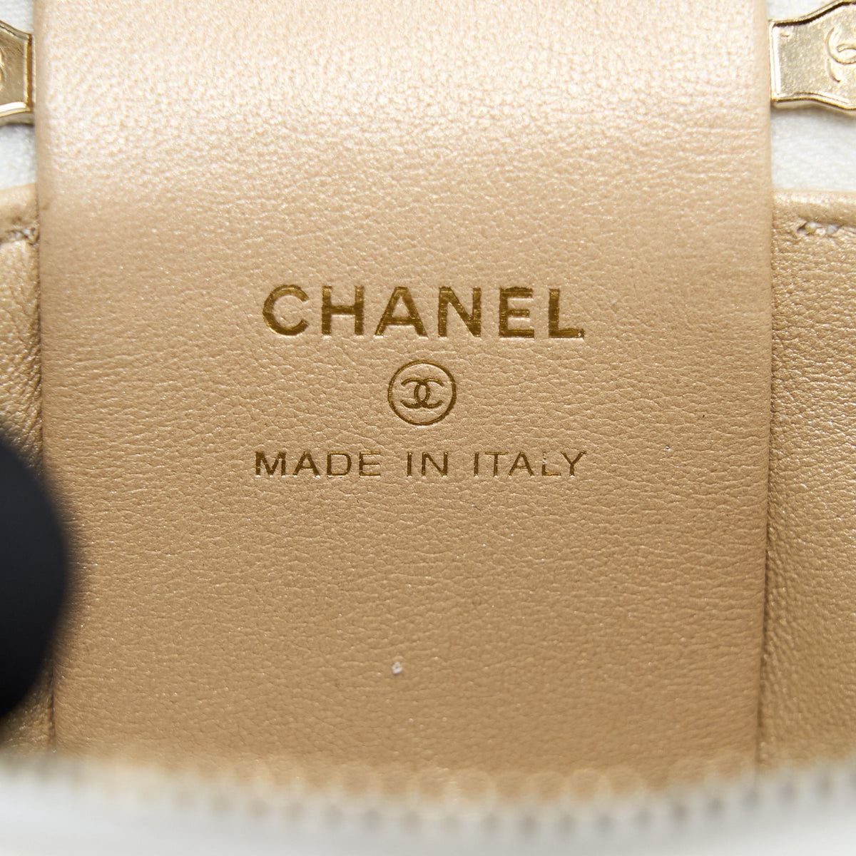 CHANEL TOP HANDLE VANITY CASE LAMBSKIN WHITE GHW