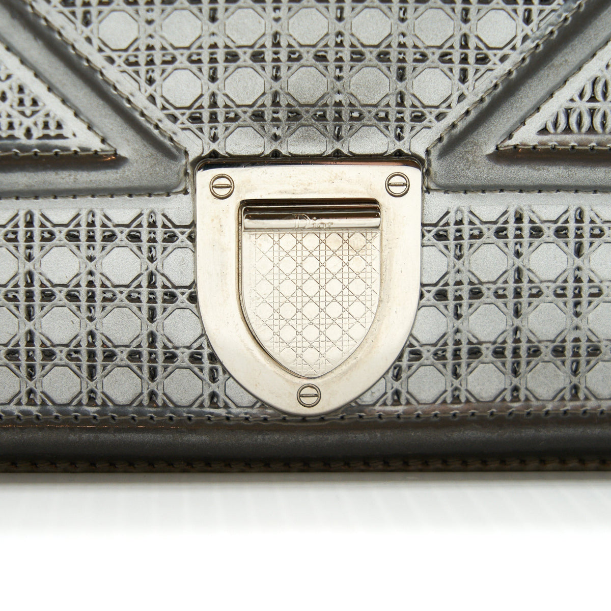 DIOR DIORAMA WALLET ON CHAIN METALLIC SILVER SHW