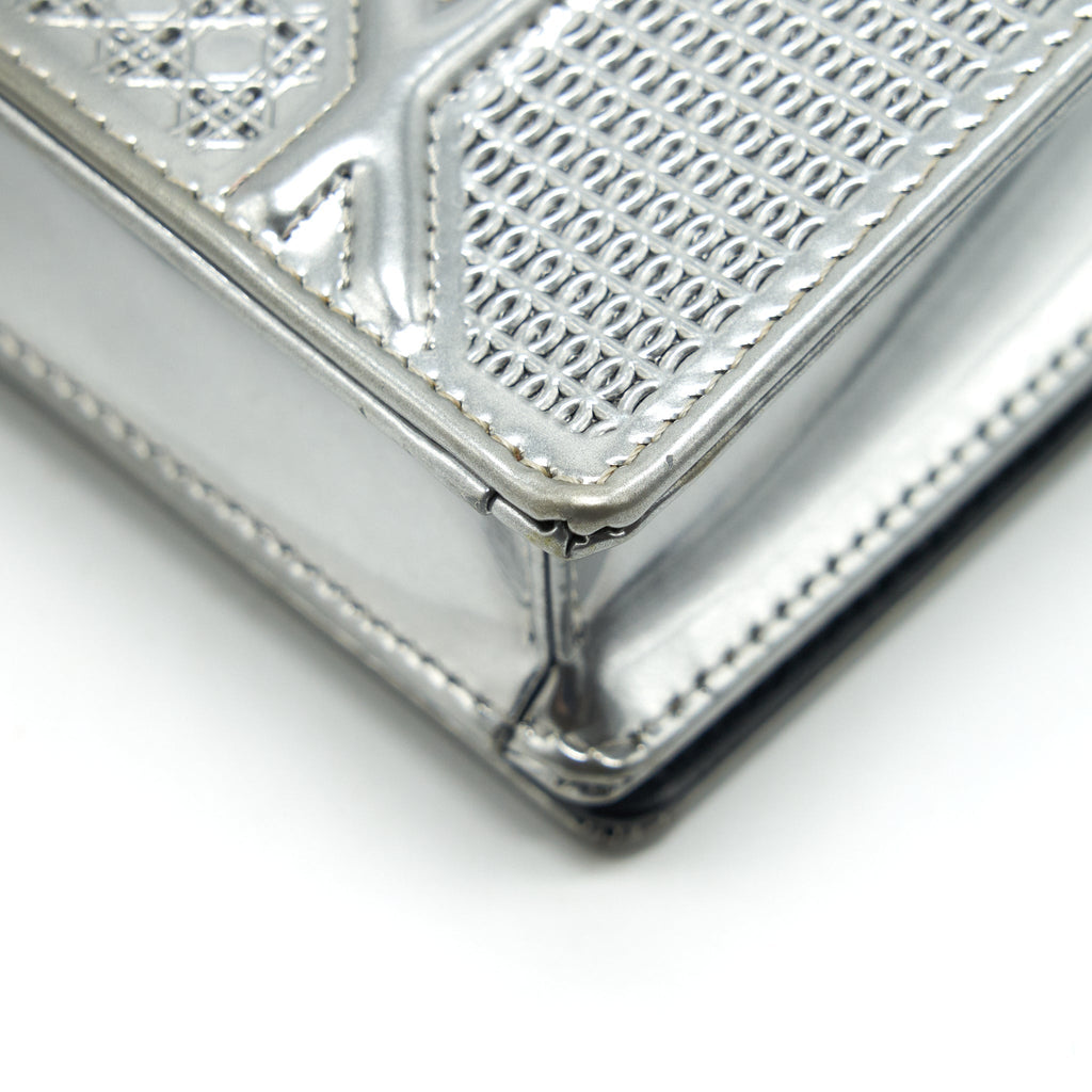 DIOR DIORAMA WALLET ON CHAIN METALLIC SILVER SHW