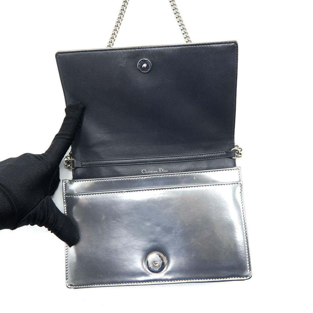 DIOR DIORAMA WALLET ON CHAIN METALLIC SILVER SHW