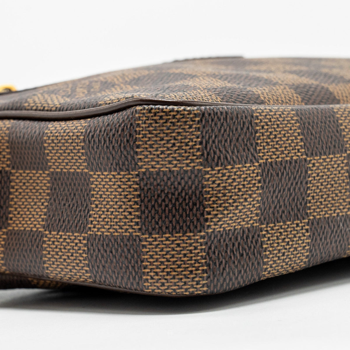 LOUIS VUITTON POUCH DAMIER EBENE GHW