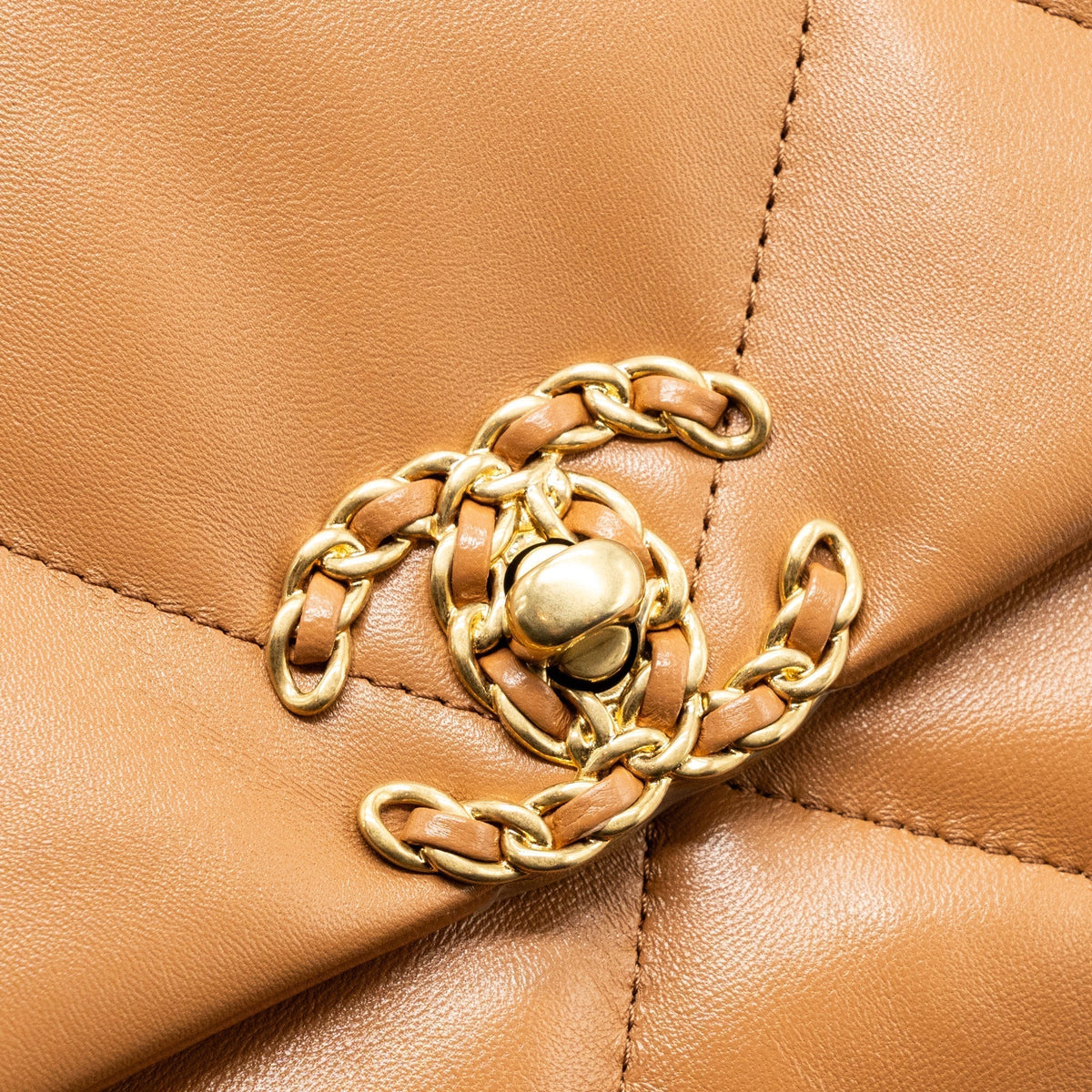 CHANEL SMALL 19 BAG LAMBSKIN CARAMEL MULTICOLOUR HARDWARE (MICROCHIP)