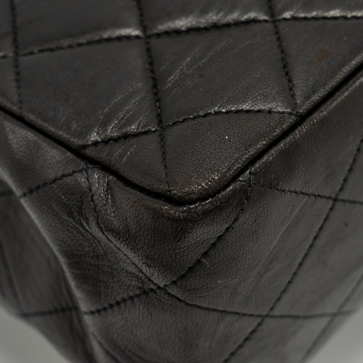 CHANEL VINTAGE JUMBO CLASSIC DOUBLE FLAP BAG LAMBSKIN BLACK GHW