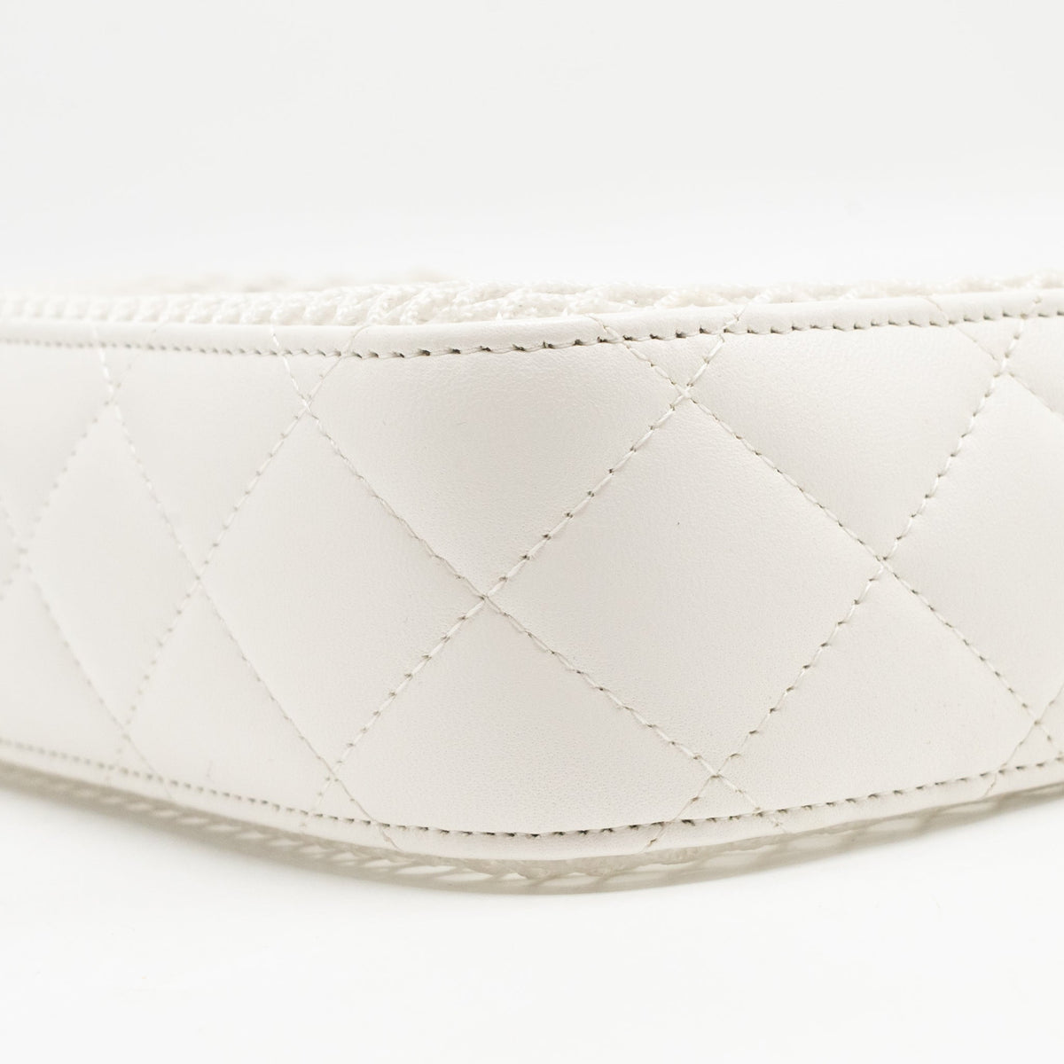 Chanel 25S Clutch with Chain Mesh / Lambskin White LGHW (Microchip)