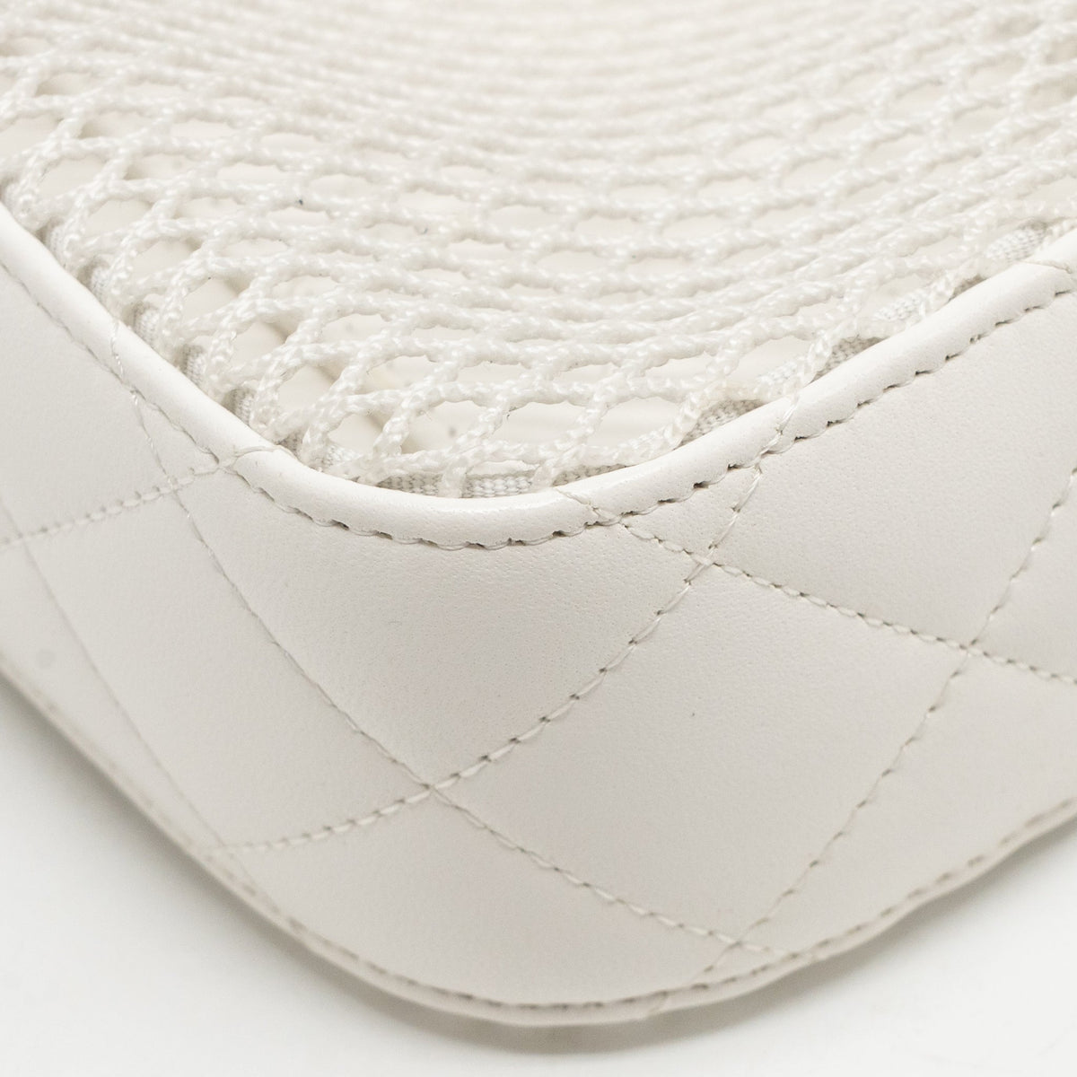 Chanel 25S Clutch with Chain Mesh / Lambskin White LGHW (Microchip)