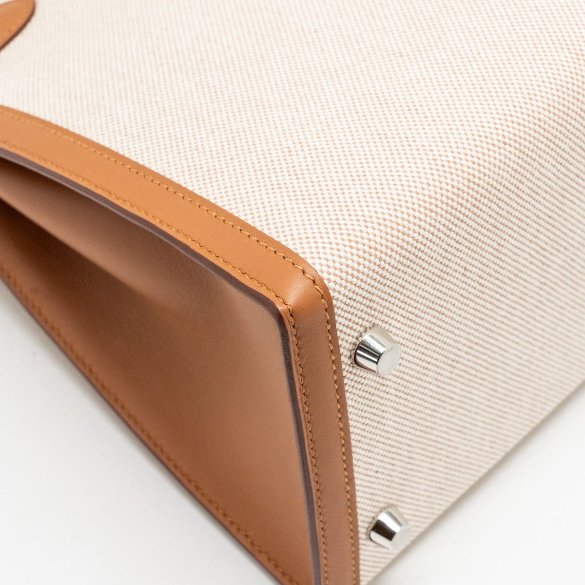 Hermes Kelly 28 Toile H/Swift Ecru/Gold SHW