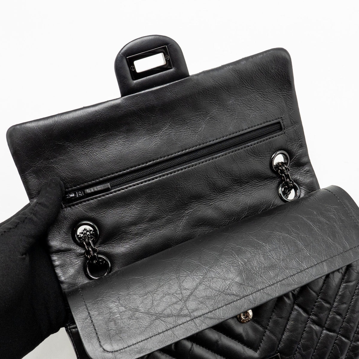 CHANEL SMALL 2.55 REISSUE DOUBLE FLAP BAG CHEVRON AGED CALFSKIN SO BLACK