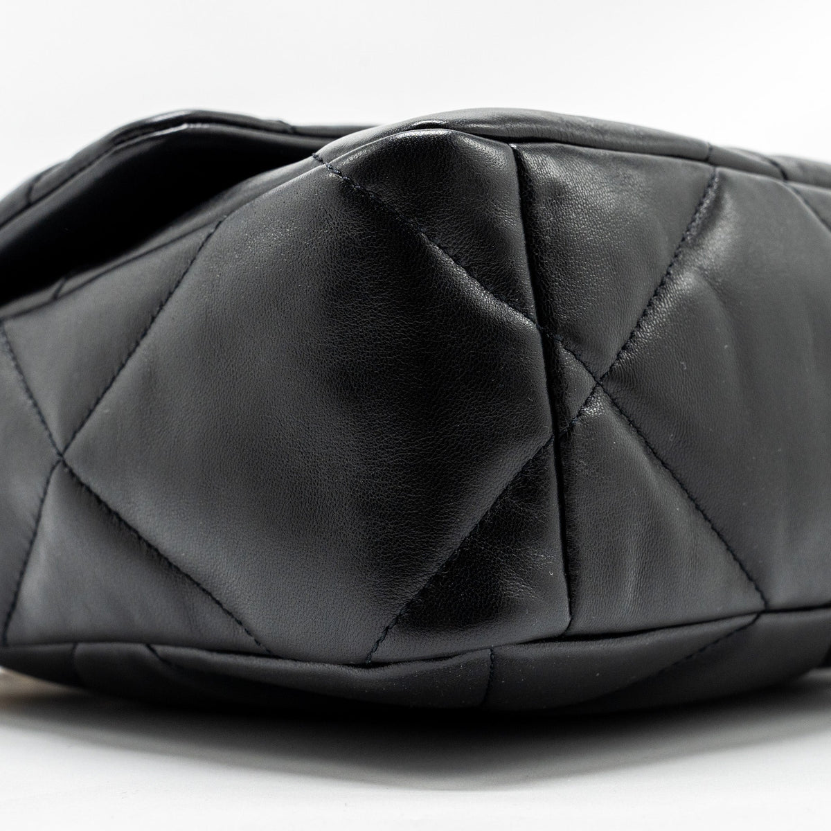 CHANEL LARGE 19 BAG LAMBSKIN BLACK GHW