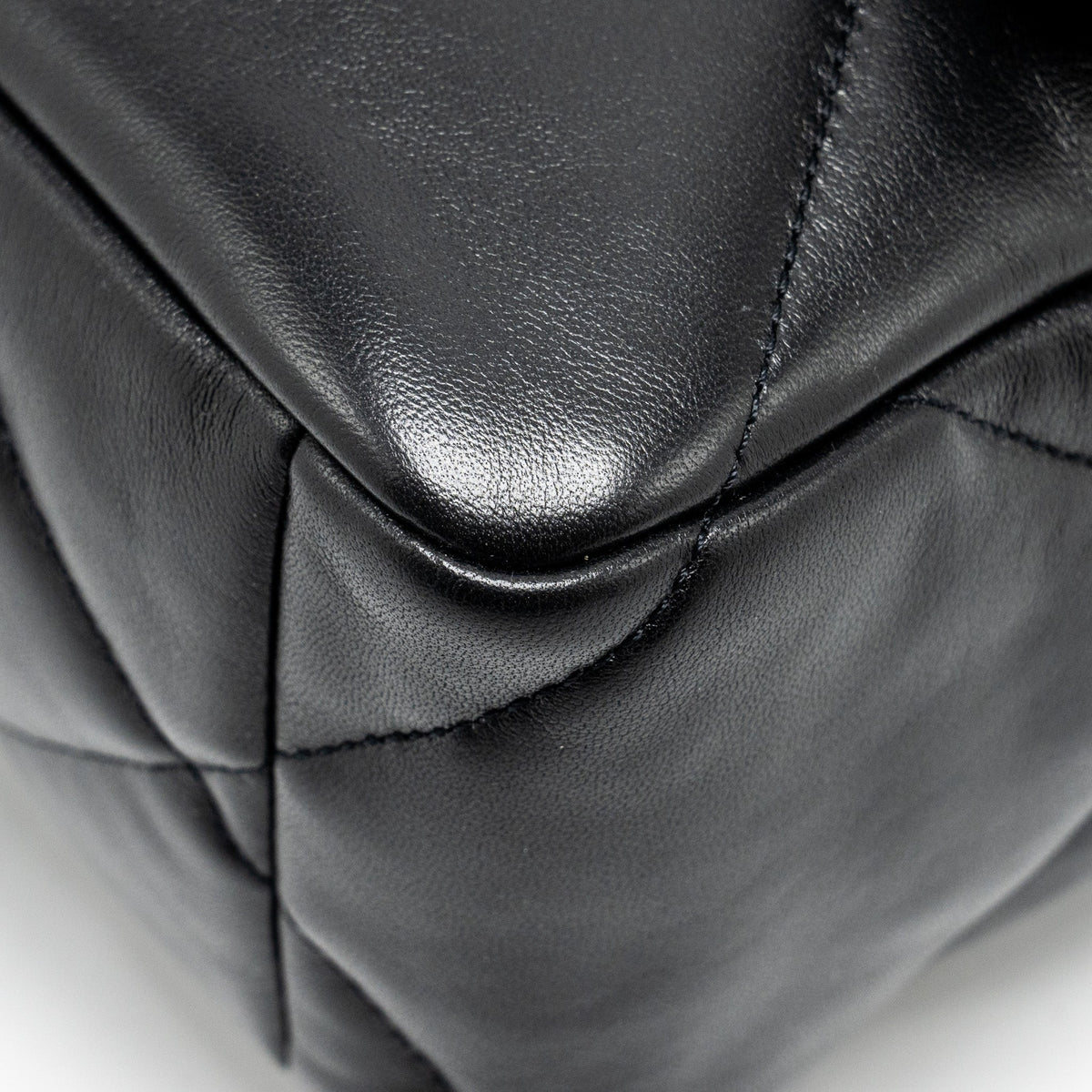 CHANEL LARGE 19 BAG LAMBSKIN BLACK GHW