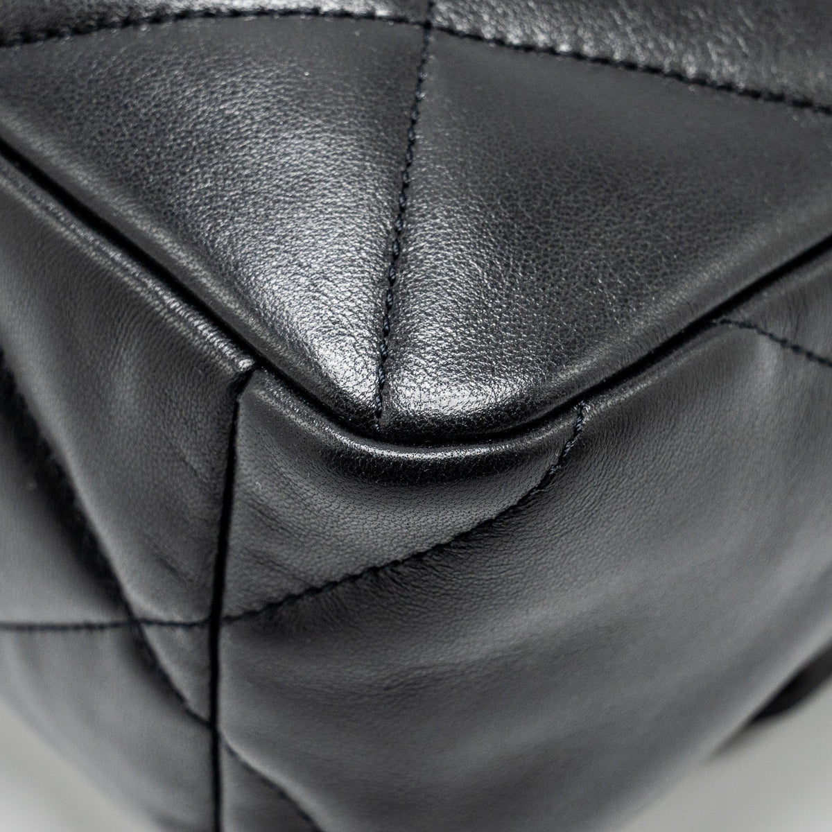 CHANEL LARGE 19 BAG LAMBSKIN BLACK GHW
