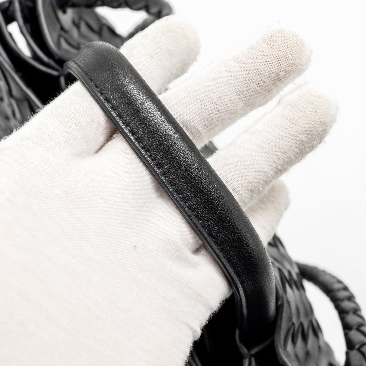BOTTEGA VENETA MEDIUM ANDIAMO LAMBSKIN BLACK GHW