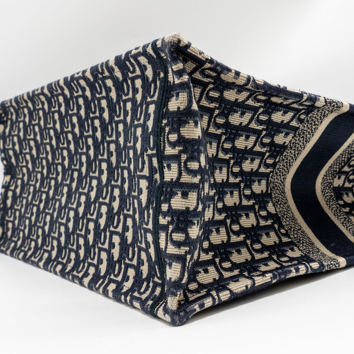 DIOR LARGE BOOK TOTE OBLIQUE EMBROIDERY ECRU/BLUE