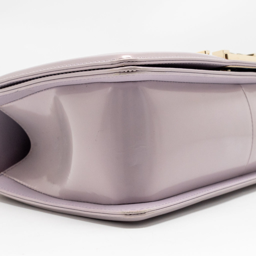 Chanel 16P Medium Boy Bag IRIDESCENT Glazed Calfskin Light Purple LGHW