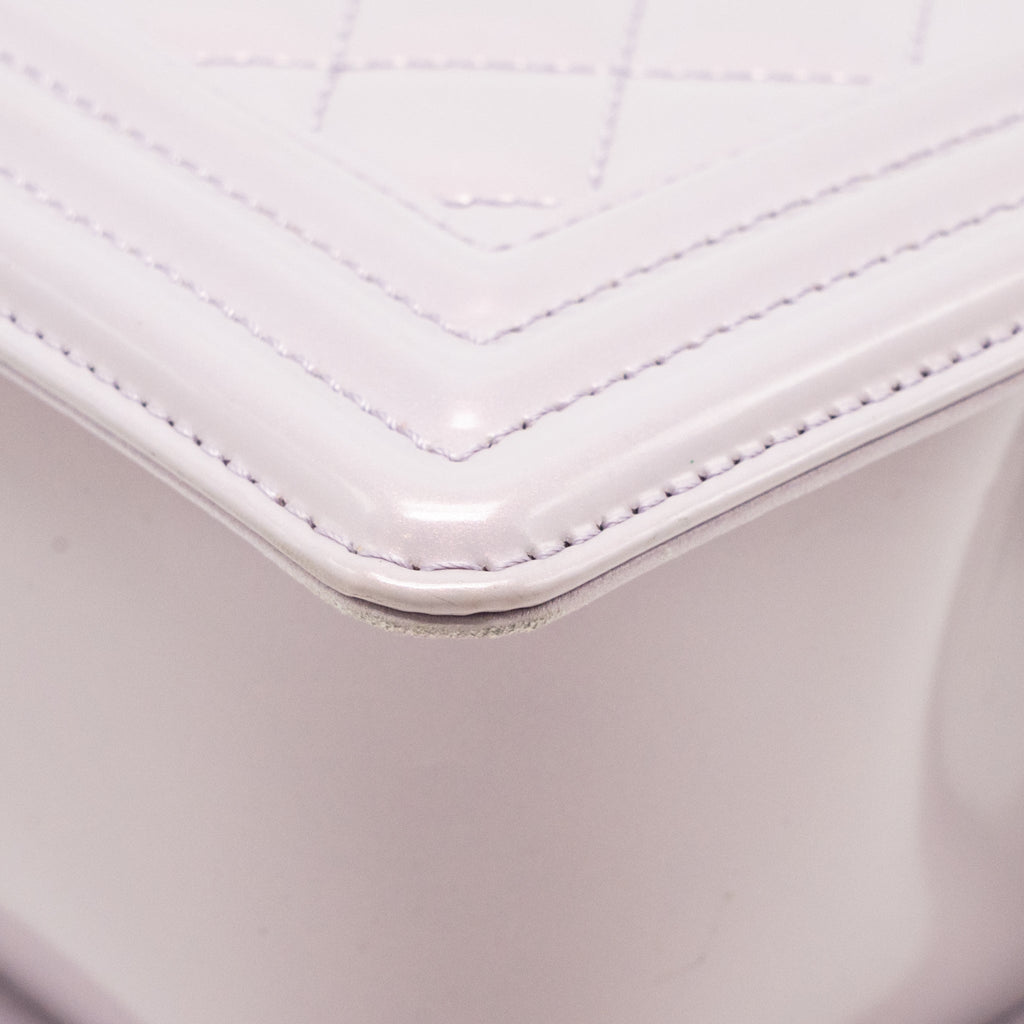 Chanel 16P Medium Boy Bag IRIDESCENT Glazed Calfskin Light Purple LGHW