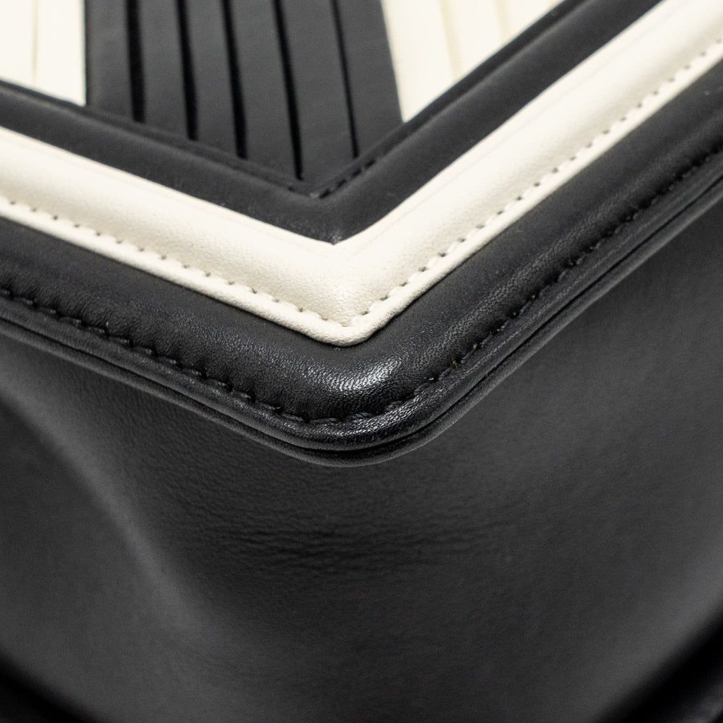 Chanel 16A Medium Boy Bag Pleated Calfskin Black/White RUTHENIUM HARDWARE