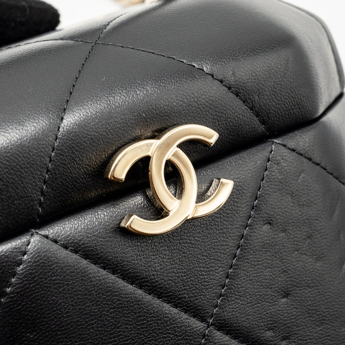 Chanel Top Handle Vendome Small Vanity Case Lambskin Black LGHW (Microchip)
