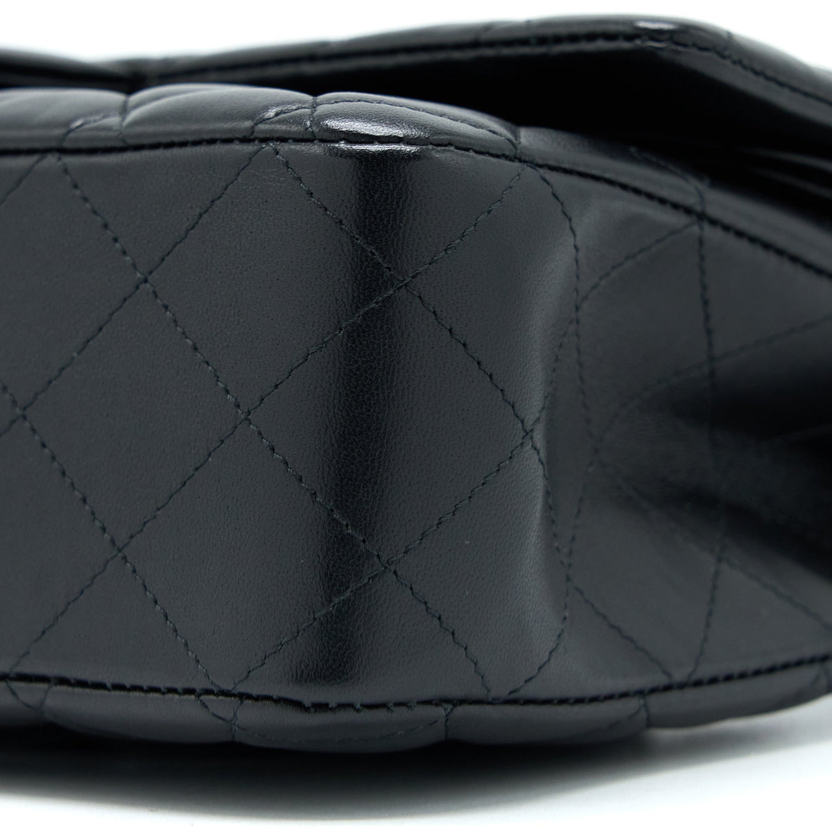 CHANEL MEDIUM CLASSIC DOUBLE FLAP BAG LAMBSKIN SO BLACK WITH BLACK HARDWARE (MICROCHIP)