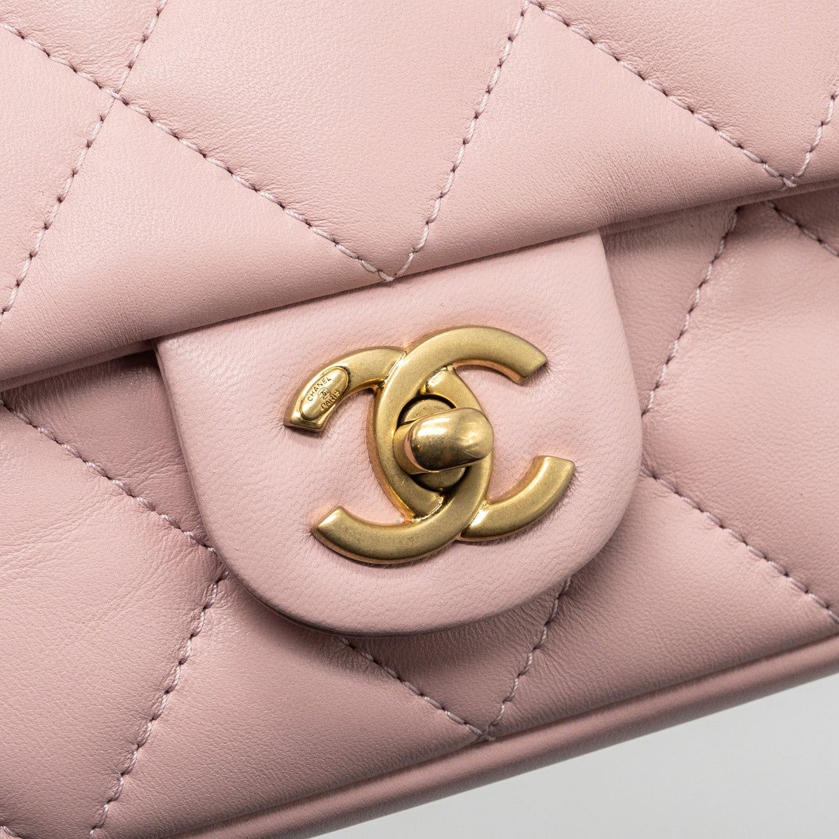 CHANEL QUILTED FLAP BAG WITH HEART CHARM ON CHAIN LAMBSKIN LIGHT PINK GHW (MICROCHIP)