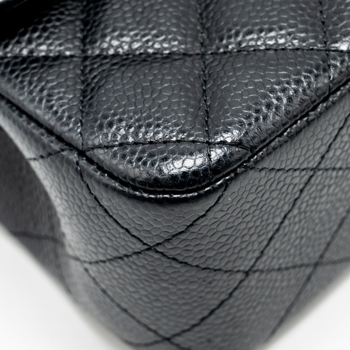 CHANEL MEDIUM CLASSIC DOUBLE FLAP BAG CAVIAR BLACK SHW (MICROCHIP)